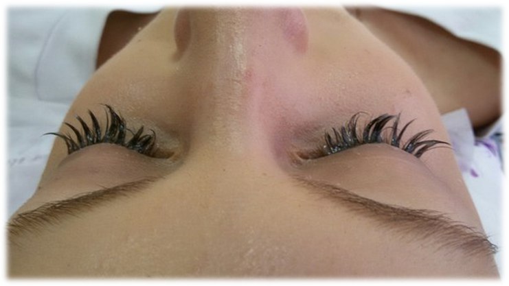 Выжидаем время: Гелевый ремувер 2-3 мин., кремовый ремувер 5-10 мин